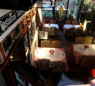 Blick auf die Tische des Wintergartens