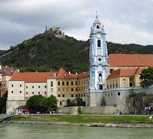 Augustiner-Chorherrenstift und Burgruine