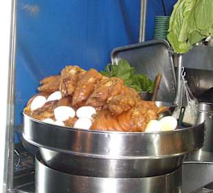 Schweinepfoten mit Ei