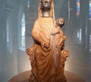 Die Schwarze Madonna (1220)