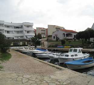 Pensionen, Anlegestelle, Petrcane