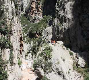 Haushohe Felsbrocken