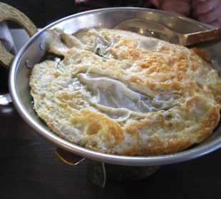 Plaka Narisi mit Spinat und Hühnchen