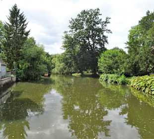 Spaziergang durch die sommerlichen Graftanlagen