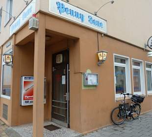 Prager Straße, mit Musik aus den 60ern und 70ern