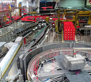 In der Flaschenabfüllung der Brauerei Stiegl