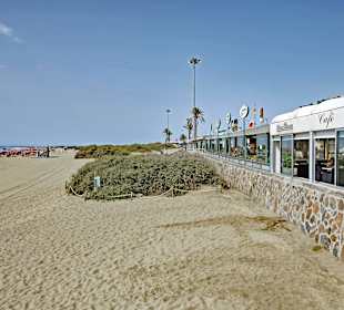 Cafe und Strand