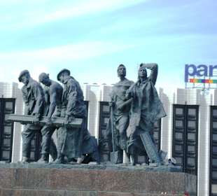 Pomnik bohaterskich obrońców Leningradu