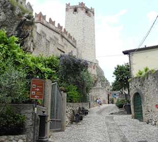Aufgang zur Burg