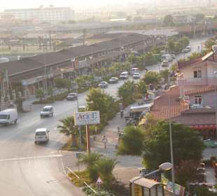 Draufsicht auf Shoppingmeile