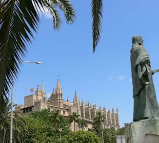 Statue und La Seu