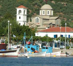 Hafen und Kirche
