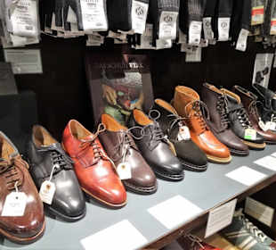 In den Verkaufsräumen des Manufactum Warenhauses