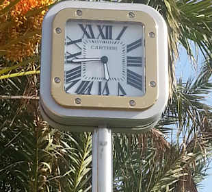 Sogar diese Uhr ist von Cartier