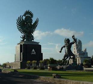 Monumente am entry Dreamland Beach