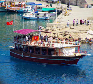 Blick zum Hafen von Antalya