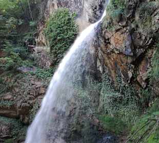 Naheliegender Wasserfall