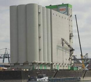 Große Kölner Hafenrundfahrt