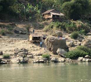 Bootsfahrt zum Gautama Hill