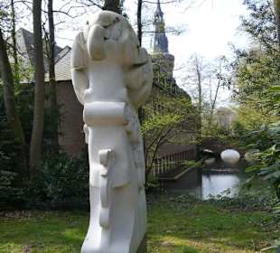 Verschiedene Skulpturen