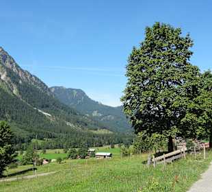 Hinterstein vom letzten Parkplatz aus gesehen