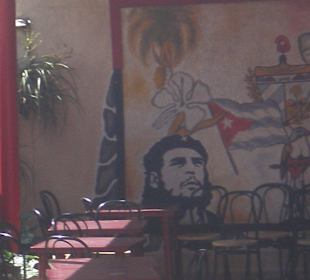 Nette Bar an der Hauptstraße