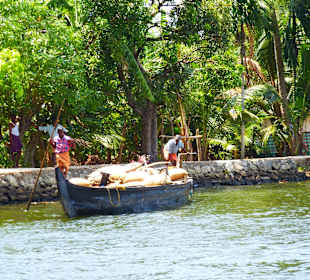 Alles wird auf dem Wasser transportiert