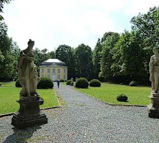 Sophienpavillon mit Sandsteinplastiken