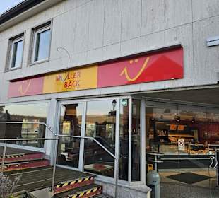 Müllerbäck direkt an der Brücke