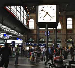 Ausblick vom Café Oscar im Zürcher Bahnhof