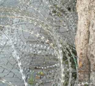 Stacheldraht in der City von Tunis