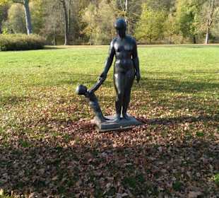 Kunstwerk im Schlosspark