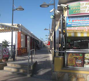 Shopping Center Tropical