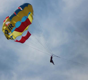 Parasailing  direkt am Strand