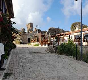Ruinen Side