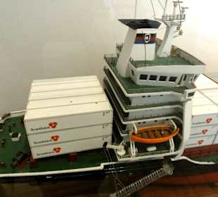 Maritime Ausstellung mit Bezug zur Stadt Elsfleth