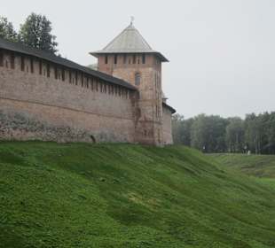 Kreml-Mauer an der flussabgewandten Seite