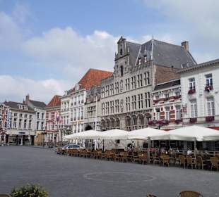 Grote Markt (bei Hotel Tulip Inn Bergen op Zoom)