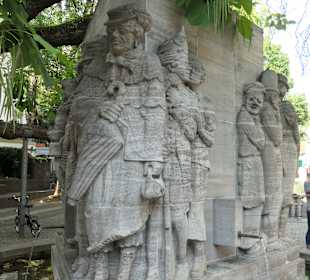 Beim Ostermannbrunnen am Ostermannplatz in Köln