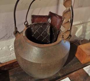 Leimschmelze im Museum