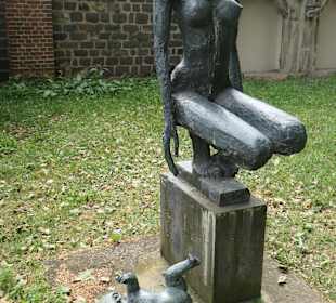 Der Morgen (Madonna), Plastik im öffentlichen Raum