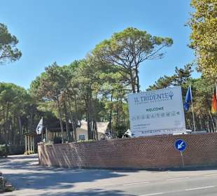 Zum Campingplatz am Hafen