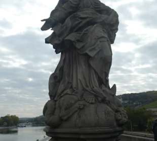 Maria, die Patrona Franconia auf der Mainbrücke