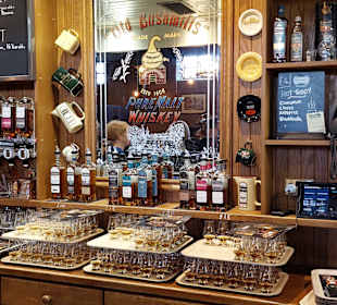 Im Pub der Distillery