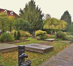 Neue Kirche / Friedhof