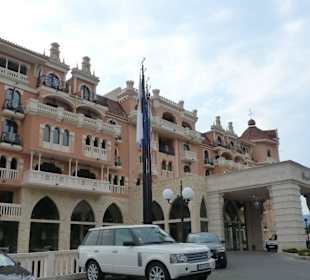 Гл.вход Элените Ройал