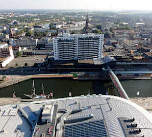 Rundblick über die Stadt von der Sail City