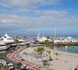 Playa de Torviscas przy Puerto Colón