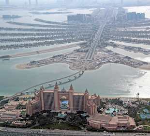 The Palm und das Atlantis beim Überflug