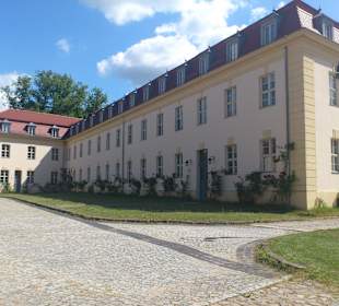 Weiteres Nebengebäude